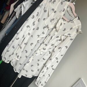 Beutiful detail size small Abercrombie and fitch top blouse ruffle tie button up